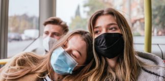 Le hesidating, la nouvelle tendance liée au Covid qui sème le trouble dans la vie amoureuse Hesidating-quelle-est-cette-nouvelle-tendance-liee-au-Covid-qui-seme-le-trouble-dans-notre-vie-amoureuse-