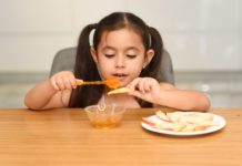 Bonne ou mauvaise idée, le miel avant 3 ans ? Le-miel-avant-3-ans-bonne-ou-mauvaise-idee-