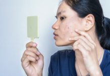 Voici pourquoi vous avez des boutons dès que vous changez de routine beauté Vous-avez-des-boutons-des-que-vous-changez-de-routine-beaute-On-vous-explique-pourquoi-