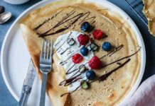 La recette des crêpes version kéto Recette-crepes-keto-avec-leur-indice-glycemique-bas-on-pourra-les-engloutir-sans-prendre-un-gramme-