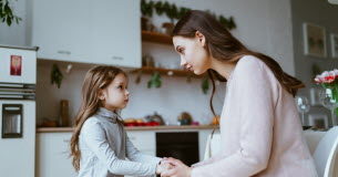 Quels sont les signes avant-coureurs de l’AVC chez l’enfant ? Sante -AVC-chez-l039enfant-quels-sont-les-signes-avant-coureurs-