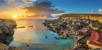 Retraite : les 15 meilleures îles où se la couler douce Voyage-les-15-meilleures-iles-ou-passer-sa-retraite-et-ou-on-reve-de-la-prendre-en-anticipee