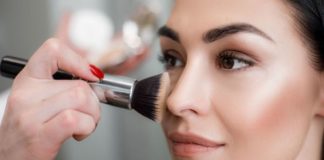 Quel type de fond de teint adopter avec un peau grasse ? Peau-grasse-quel-type-de-fond-de-teint-adopter-pour-eviter-de-briller-trop-vite-