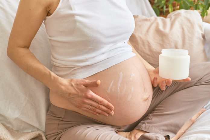 Vergetures-pendant-la-grossesse-comment-les-eviter-et-les-traiter-