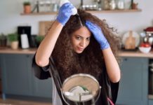 Colorez vos cheveux facilement avec un ingrédient maison Voici-comment-colorer-ses-cheveux-facilement-avec-un-ingredient-qu039on-a-tous-dans-nos-placards