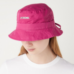 Le rose : comment porter cette couleur sans ressembler à une barbie ? Tendance-2022-comment-porter-le-rose-sans-ressembler-a-une-Barbie-