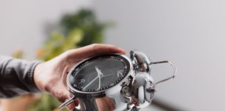 Selon la science, le changement d’heure peut avoir des conséquences sur la santé Voici-pourquoi-le-changement-dheure-peut-avoir-de-terribles-consequences-sur-votre-sante-selon-la-science