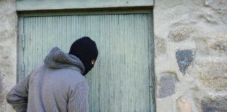 Quels astuces sont utilisées par les cambrioleurs ? Quels astuces sont utilisées par les cambrioleurs ?