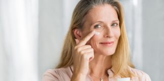 Bien utiliser son anti-cernes : les 9 erreurs à éviter Camoufler-ses-cernes-9-erreurs-a-eviter-pour-bien-appliquer-son-anti-cernes