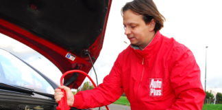 Comment brancher une batterie de voiture ? Ce-quil-faut-savoir-pour-brancher-une-batterie-de-voiture