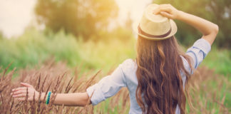 Ces produits qui accélèrent la pousse des cheveux Pour-une-chevelure-de-sirene-ces-produits-accelerent-la-croissance-des-cheveux