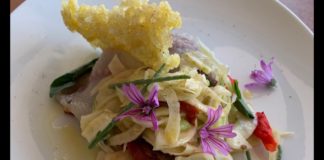 La recette du carpaccio de loup et galette de riz soufflé de Camargue Carpaccio-de-loup-et-galette-de-riz-souffle-de-Camargue-de-Benji-Les-Carnets-de-Julie