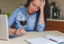 Alcoolisme : la dépendance à l’alcool Alcoolisme-que-signifie-etre-dependant-a-lalcool-