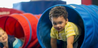 Quel sport faire pratiquer à un enfant de 3 ans ? Quel sport faire pratiquer à un enfant de 3 ans ? (Inversée)