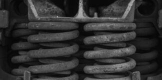 Changer les amortisseurs de sa voiture : quand et pourquoi ? Changer les amortisseurs de sa voiture : quand et pourquoi ?