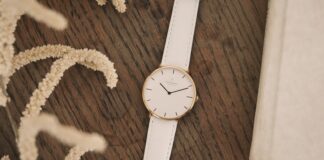 Les bracelets en cuir pour montre: un mélange d’élégance et de tradition Les bracelets en cuir pour montre: un mélange d'élégance et de tradition