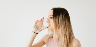 Éliminez le goût de chlore de l’eau du robinet avec un filtre à eau Berkey pexels-karolina-grabowska-4498234