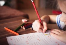 Aider un élève en difficulté scolaire : soutien et conseils pour les parents 1b5b7261752f3c73b59c3fd07ef2d1a4