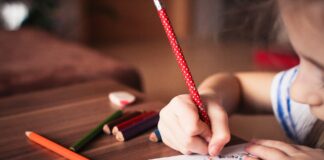 Aider un élève en difficulté scolaire : soutien et conseils pour les parents 1b5b7261752f3c73b59c3fd07ef2d1a4