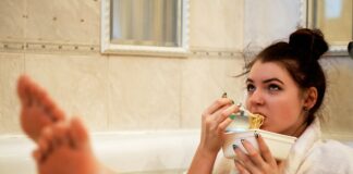 Voici pourquoi vous ressentez une sensation de faim même après avoir mangé Voici pourquoi vous ressentez une sensation de faim même après avoir mangé