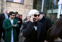 Maquillage : les couleurs à éviter après 60 ans Maquillage-frais-apres-60-ans-voici-les-couleurs-que-vous-devez-absolument-eviter