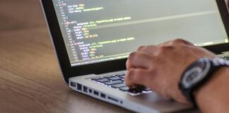 Devenir développeur en 10 semaines : l’expérience immersive de La Capsule Devenir développeur en 10 semaines : l'expérience immersive de La Capsule