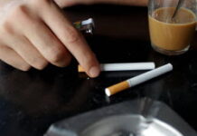 Cinq astuces pour soutenir un proche dans sa démarche d’arrêt du tabac Sante. Voici cinq conseils pour aider un proche a arreter de fumer