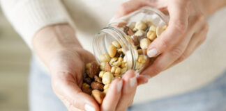 Consommer des fruits secs en soirée : une habitude judicieuse ? Consommer des fruits secs en soirée : une habitude judicieuse ? (Inversée)