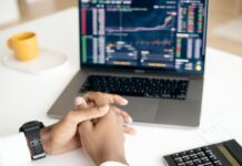 L’IA dans le trading expliquée simplement : tout ce que vous devez savoir L’IA dans le trading expliquée simplement : tout ce que vous devez savoir