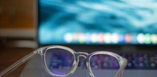 Lumière bleue et fatigue visuelle : pourquoi les lunettes filtrantes deviennent indispensables Lumière bleue et fatigue visuelle : pourquoi les lunettes filtrantes deviennent indispensables