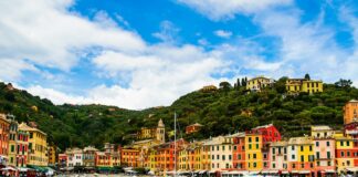 5 bonnes raisons d’aller visiter Gênes en Italie Découvrez 5 raisons de visiter Gênes. Entre palais de l'UNESCO, caruggi et gastronomie ligure, explorez l'âme authentique de cette cité portuaire italienne.