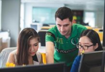 Le contrat de professionnalisation : âge, salaire et modalités de rupture Guide complet du contrat de professionnalisation : âge requis, grille de salaire et règles de rupture. Tout pour sécuriser votre parcours en alternance.