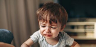 La maladie des nourrissons : la sténose du pylore Vomissements en jet chez le bébé ? Identifiez les signes de la sténose du pylore et découvrez le traitement chirurgical pour une guérison définitive.